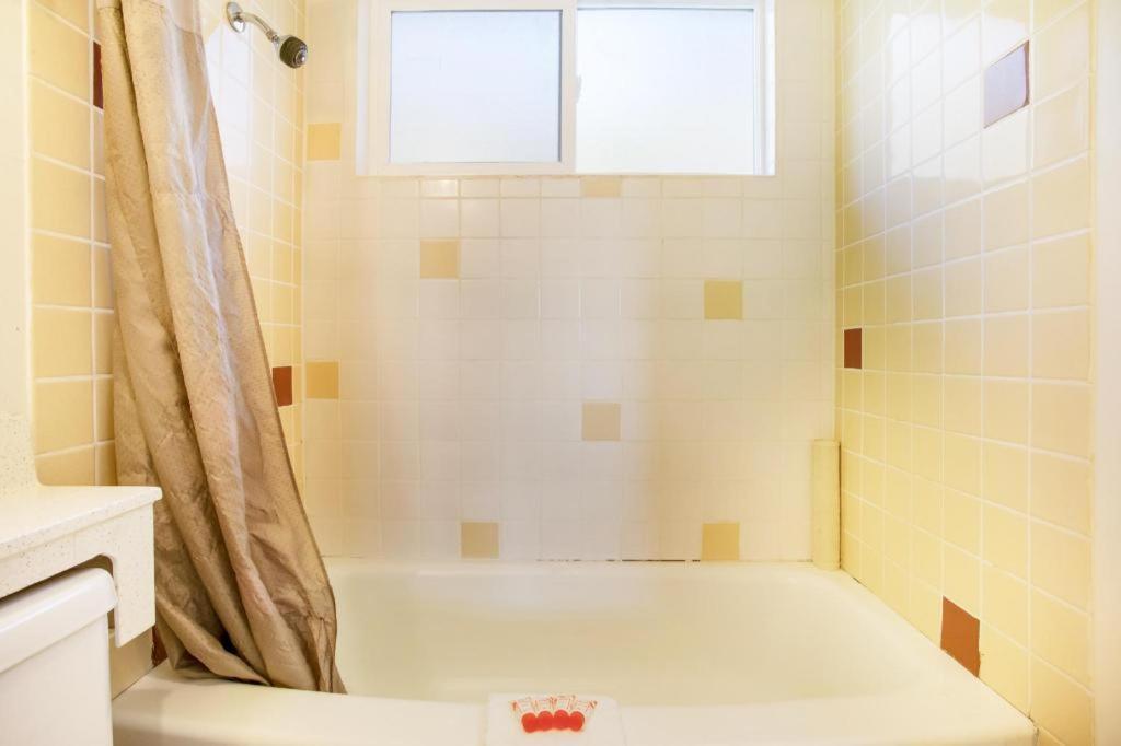 Oyo Hotel Kalama Экстерьер фото