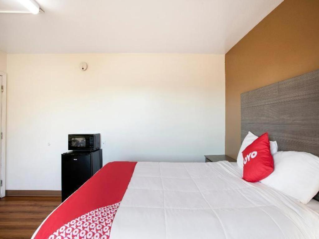Oyo Hotel Kalama Экстерьер фото